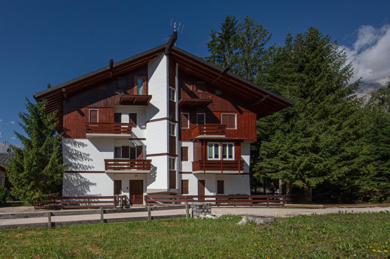 Cortina-House Apartment Cortina d'Ampezzo Exterior photo